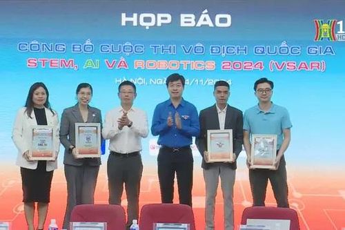 Khởi động cuộc thi vô địch quốc gia STEM, AI, Robotics 2024