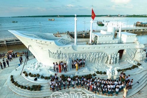 Bến tập kết năm xưa