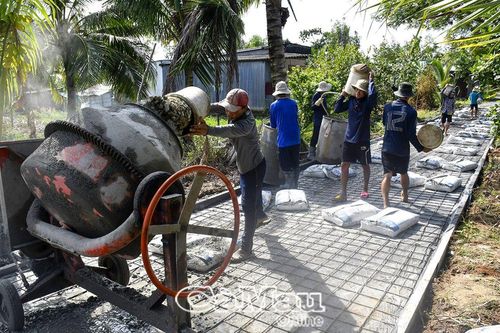 Lộ bê tông về vùng khó