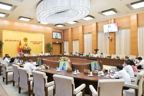 Tăng mức phân bổ từ nguồn thu bảo hiểm y tế cho hoạt động khám, chữa bệnh