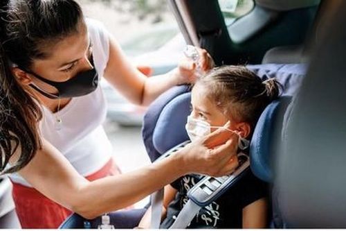 Từ ngày 1/1/2026: Ôtô cá nhân phải có thiết bị an toàn khi chở trẻ em