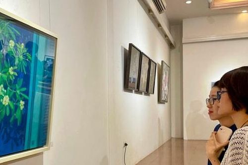 'Hòa sắc' cùng các giảng viên Trường Đại học Mỹ thuật Việt Nam