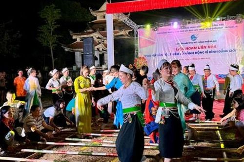 Liên hoan văn hóa 'Phụ nữ dân tộc thiểu số hành động vì bình đẳng giới'