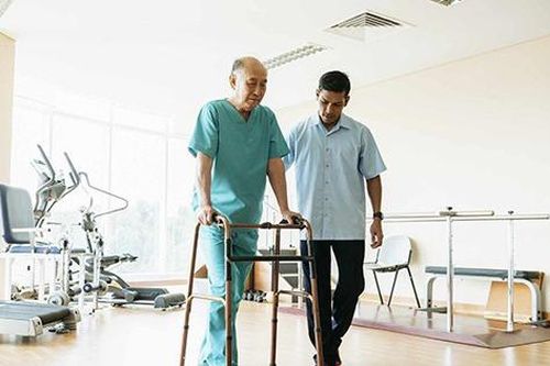 Bài tập phục hồi chức năng cho người bệnh sau chấn thương sọ não
