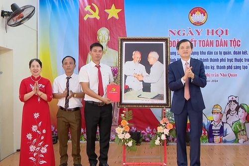 Ngày hội ở khu phố Tân Nhất (Ninh Bình)