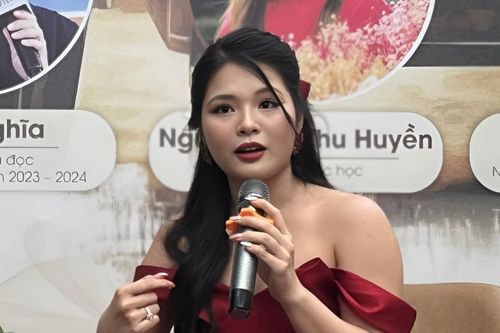 Cầm sách đọc khó hơn cầm điện thoại lướt TikTok