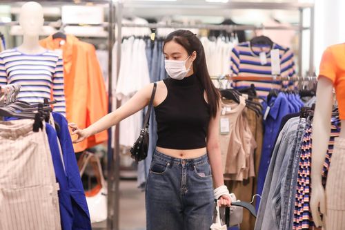 Nhãn hàng thế chân nhau ở các trung tâm thương mại TP.HCM