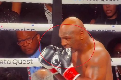 Hành động kỳ lạ của Mike Tyson