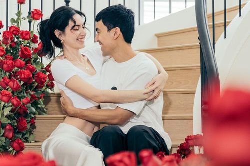 'Ma nữ đẹp nhất Thái Lan' quấn quýt bạn trai 6 năm