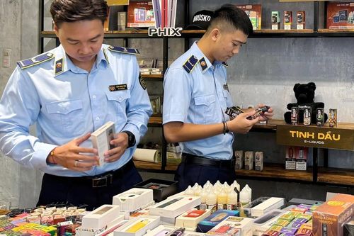 Hà Nội bắt giữ hàng trăm sản phẩm thuốc lá điện tử nhập lậu