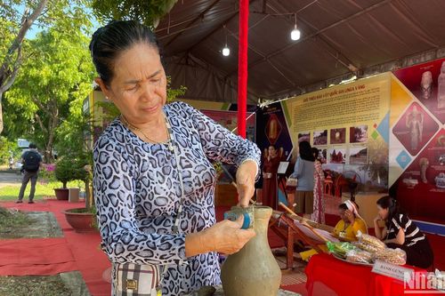 Gìn giữ, phát triển nghệ thuật làm gốm của người Chăm