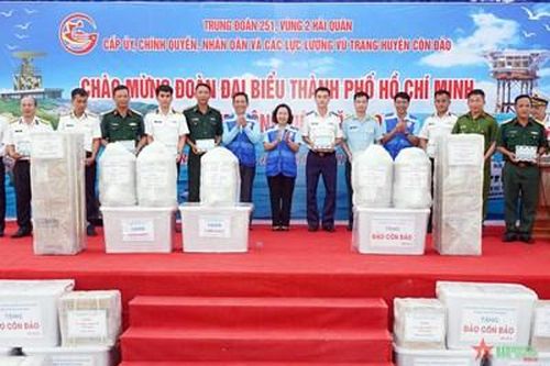 Đoàn đại biểu TP Hồ Chí Minh kết thúc chuyến thăm quân và dân trên vùng biển Tây Nam, nhà giàn DK1/10