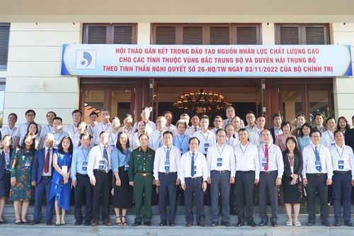 Gắn kết trong đào tạo nguồn nhân lực chất lượng cao cho các tỉnh thuộc vùng Bắc Trung Bộ và duyên hải Trung Bộ