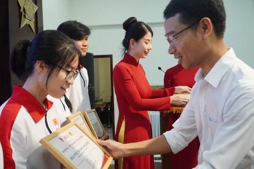 74 suất học bổng 'SCG Sharing the Dream năm 2024' được trao đến sinh viên đang học tập tại khu vực miền Nam