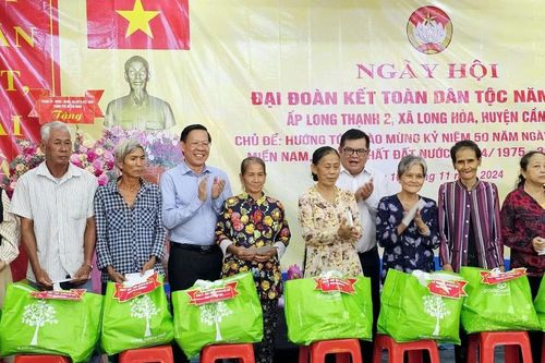 Chủ tịch UBND TPHCM Phan Văn Mãi: Phát huy tình làng nghĩa xóm, chung tay xây dựng ấp