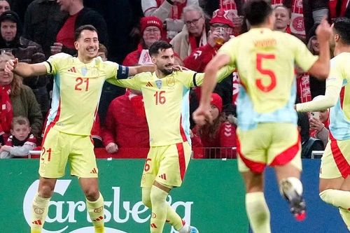 Đánh bại Đan Mạch, Tây Ban Nha thở phào ở tứ kết Nations League