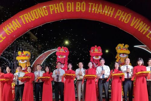 Khai mạc tuyến phố đi bộ cho người dân TP Vĩnh Long