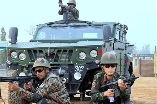 Sĩ quan không quân Việt Nam lần đầu tới Ấn Độ tham gia VINBAX