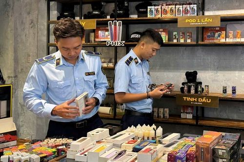 Liên tiếp phát hiện nhiều vụ kinh doanh thuốc lá điện tử có dấu hiệu nhập lậu