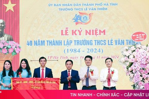 Lãnh đạo tỉnh dự kỷ niệm 40 năm thành lập Trường THCS Lê Văn Thiêm