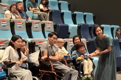 Người khuyết tật được động viên khi xem 'Cu li không bao giờ khóc'