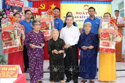 Đặt nhân dân làm trung tâm, chủ thể của mọi chủ trương, chính sách