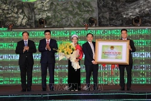 Phó Thủ tướng Lê Thành Long dự Khai mạc Tuần Văn hóa - Du lịch tỉnh Hòa Bình