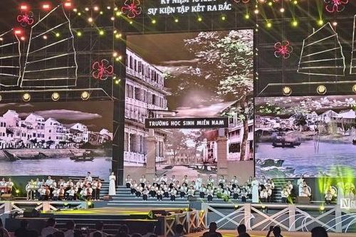 Hải Phòng: Hàng nghìn người dự điểm cầu truyền hình kỷ niệm 70 năm sự kiện 'Tập kết ra Bắc'