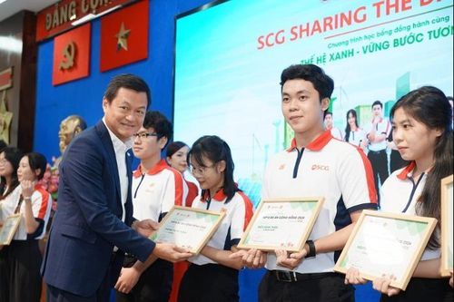 Trao 200 suất học bổng SCG Sharing the Dream cho học sinh, sinh viên có hoàn cảnh khó khăn