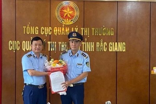 Cục Quản lý thị trường Bắc Giang công bố quyết định bổ nhiệm cán bộ