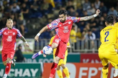 V.League 2024-2025: Ứng viên xuống hạng gặp ứng viên vô địch