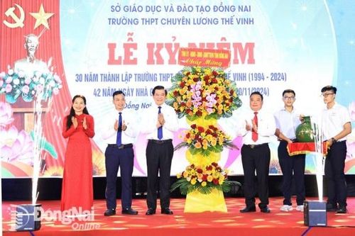 Trường THPT chuyên Lương Thế Vinh kỷ niệm 30 năm ngày thành lập