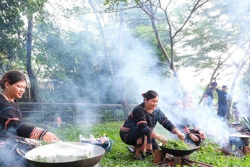 Ra mắt tour du lịch trải nghiệm văn hóa cộng đồng tại làng Ơp