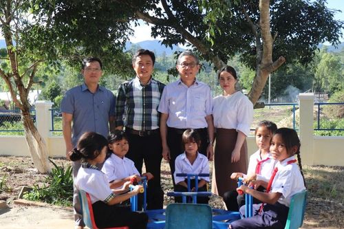 Sở Giáo dục và Đào tạo bàn giao nhiều công trình cho vùng khó