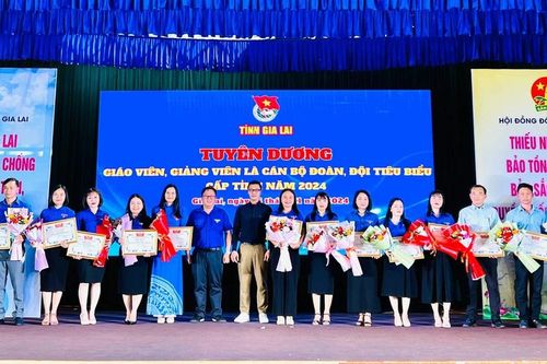 Tỉnh Đoàn Gia Lai tuyên dương 14 giáo viên, giảng viên trẻ tiêu biểu trong công tác Đoàn-Đội trường học