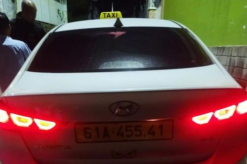 Đà Lạt: Truy tìm tài xế taxi 'dù' xịt hơi cay vào mặt khiến 2 hành khách phải nhập viện