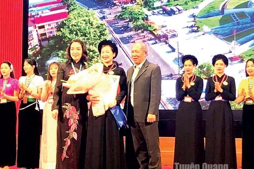 Hướng dẫn viên Lò Thị Tâm đoạt giải Nhất tại Hội thi hướng dẫn viên du lịch giỏi - Điện Biên năm 2024