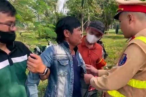 Gặp Cảnh sát 141, con nghiện 'ôm' ma túy vứt xe máy bỏ chạy