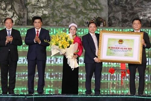 Hòa Bình đón nhận Bằng xếp hạng Di tích Quốc gia đặc biệt
