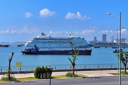 Blue Dream Melody khai thông tuyến tàu biển Bắc Hải (Trung Quốc) tới vịnh Hạ Long
