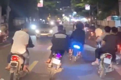 Clip: Quái xế ngang nhiên đua xe trái phép, phát trực tiếp trên mạng xã hội