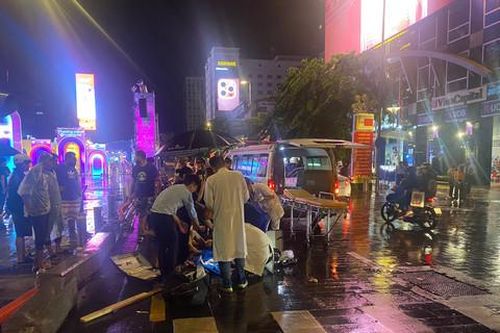 Tìm người gây tai nạn cho 2 du khách nước ngoài trên phố đi bộ Nguyễn Huệ
