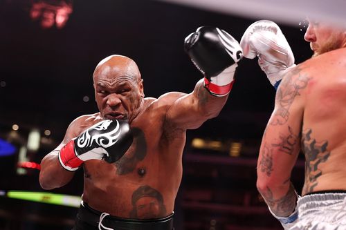 Lỗi kỹ thuật trong trận đấu Jake Paul và Mike Tyson