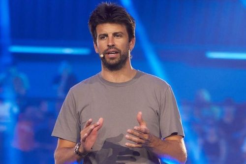 Pique đánh giá Ronaldo thấp hơn Messi