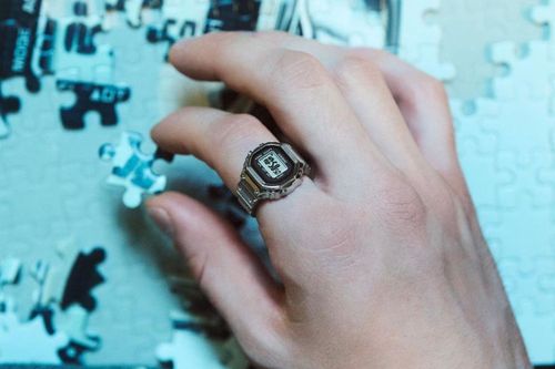 'Đồng hồ ngón tay' đầu tiên của Casio