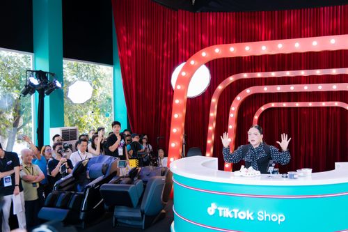 Phạm Thoại, Võ Hà Linh bán bao nhiêu hàng phiên livestream Lễ độc thân