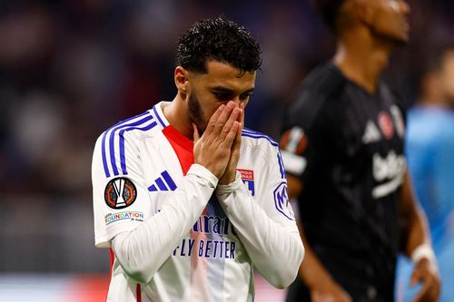 Lyon bên bờ vực thẳm