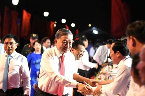 Tổng Bí thư Tô Lâm dự điểm cầu truyền hình tại Cà Mau