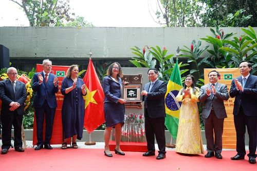 Thủ tướng dự lễ khánh thành biển kỷ niệm, tôn vinh Chủ tịch Hồ Chí Minh tại Brazil