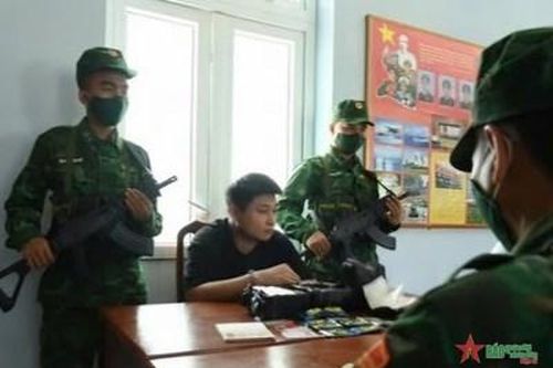 Bắt đối tượng nhập cảnh trái phép mang theo 3kg ma túy đá